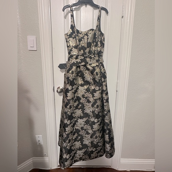 NWT Antonio Melani Morgan
Sleeveless Square Neck Jacquard
A-Line Midi Dress - Picture 8 of 14